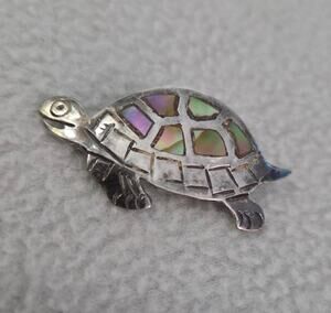Vintage Sterling Silver Mother of Pearl TURTLE Brooch Mexico